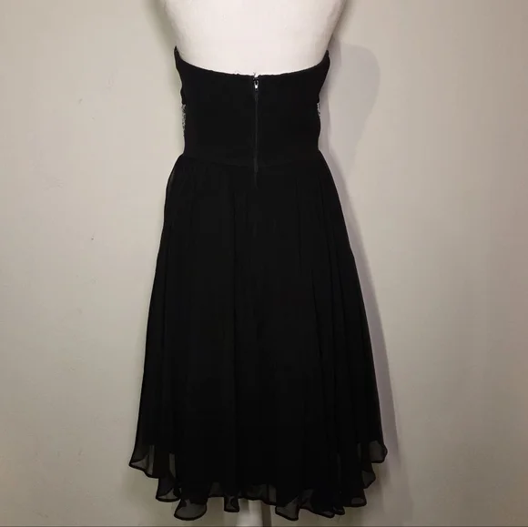 Elegant Black Halter Dress with Silver Accent - Picture 6 of 9
